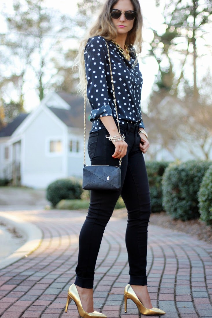 Gold pumps outfit best sale